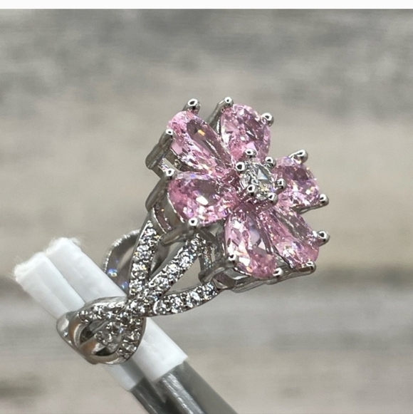 Beautiful Statement Flower Pink White Cubic Zirconia Silver Plated Ring Size 5 - Picture 6 of 13